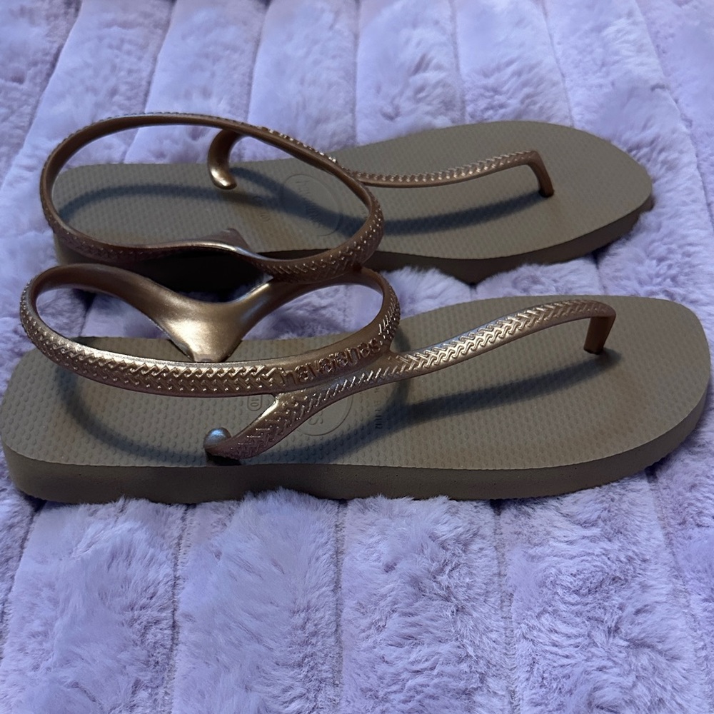 Havaianas Women's Gold Sandals - Picture 5 of 7